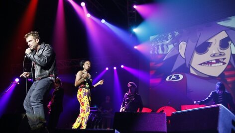 Damonas Albarnas su grupe &bdquo;Gorillaz&ldquo; 2010-aisiais Paryžiuje