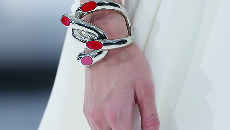 Raf Simons 2015 m. pavasario-vasaros kolekcijos modelis