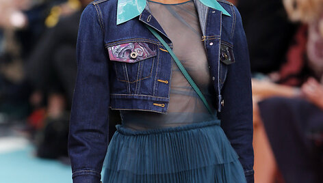 Burberry Prorsum 2015 m. pavasario-vasaros kolekcijos modelis