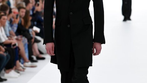 &bdquo;Ermenegildo Zegna&ldquo; 2016 m. pavasario-vasaros kolekcijos modelis
