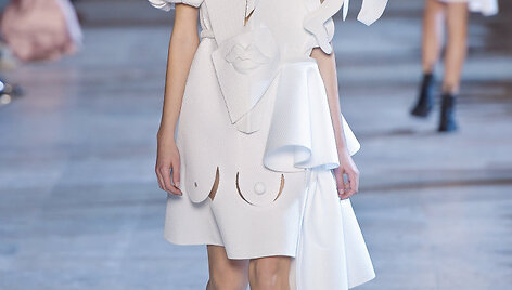 &bdquo;Viktor & Rolf&ldquo; 2016 m. pavasario-vasaros auk&scaron;tosios mados kolekcija