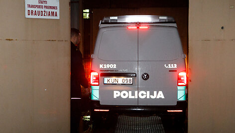 Policijos ma&scaron;ina tardymo izoliatoriaus kieme