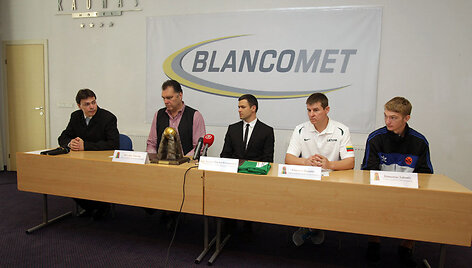 Spaudos konferencijos akimirkos
