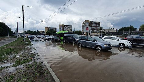 Lietus užtvindė dalį Kauno gatvių 