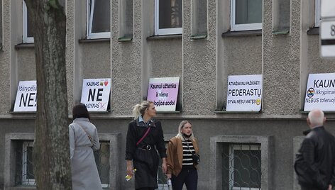 Plakatai nukreipti prie&scaron; eitynes