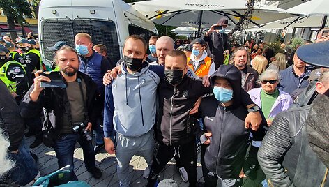 Protestuotojai sustabdė eiseną 