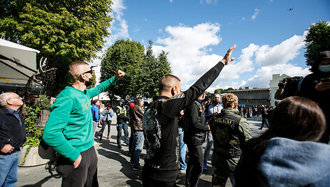 Protestuotojai užtvėrė eismą