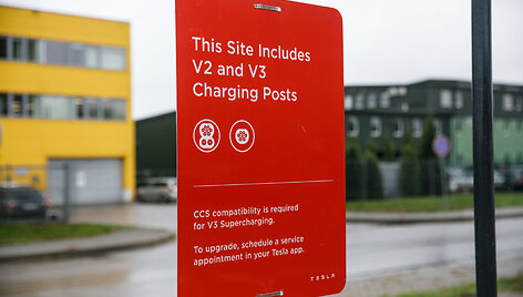 &bdquo;Tesla supercharger&ldquo; krovimo stotelė Kaune