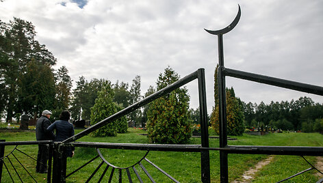 Pagrindinės Raižių kapinės