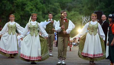 Moksleivių dainų ir &scaron;okių &scaron;ventė