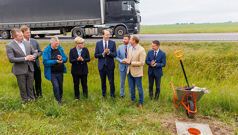 Kapsulės įkasimo ceremonija
