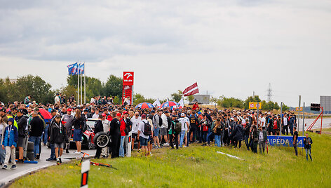 Akimirkos iki lenktynių starto