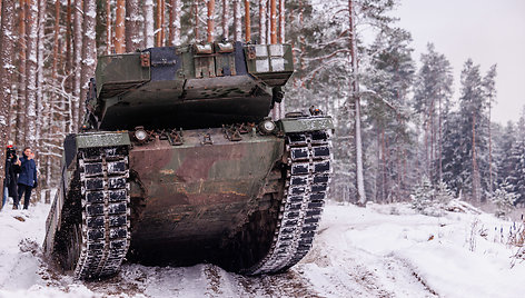 Tankų Leopard testavimas Gaižiūnų poligone