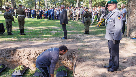 Vokiečių karių perlaidojimas