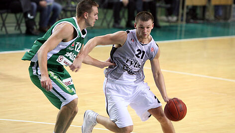 Baltijos krep&scaron;inio lygos (BBL) taurės turnyro finale kovoja Kauno &bdquo;Žalgiris&ldquo; ir Vilniaus &bdquo;Lietuvos rytas&ldquo;.