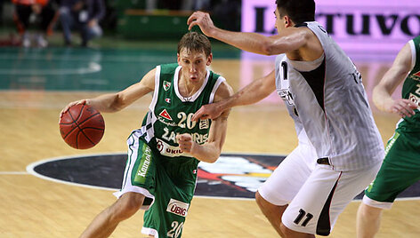 Baltijos krep&scaron;inio lygos (BBL) taurės turnyro finale kovoja Kauno &bdquo;Žalgiris&ldquo; ir Vilniaus &bdquo;Lietuvos rytas&ldquo;.