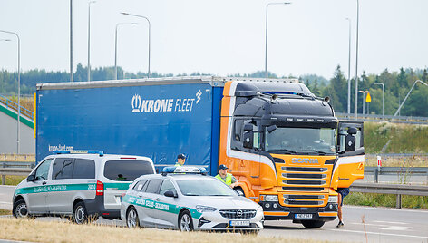 Automobilių patikra prie Lenkijos sienos