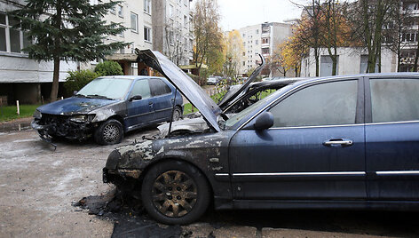 Sudegę automobiliai Kaune