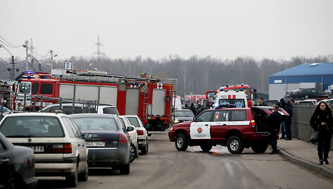 Gaisras automobilių turguje