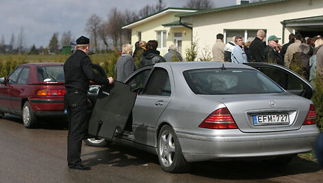 Policija sulaikė  &bdquo;Mercedes&ldquo; vairuotoją. 