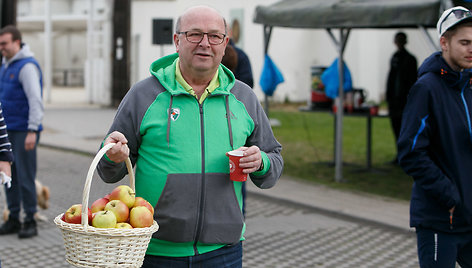 „Kaunas tvarkosi“ prie Pažaislio vienuolyno