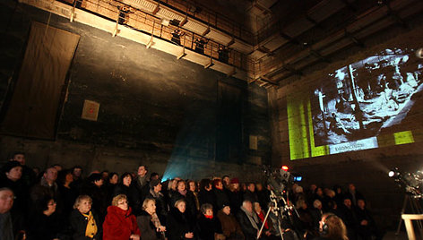 Teatro gimtadienis prasidėjo vis dar remontuojamoje Didžiojoje salėje