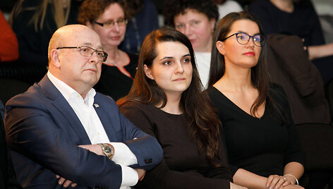Irena Segalovičienė (centre)