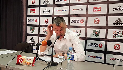 saruno-jasikeviciaus-konferencija-apie-alu-dainas-ir-saldzia-pergale