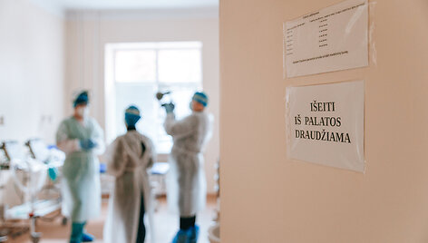 Respublikinės &Scaron;iaulių ligoninės medicinos darbuotojų kasdienybė karantino metu