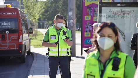 Viešojo transporto kontrolė Vilniuje primena keleiviams dėvėti kaukes