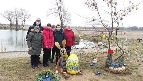 Kėdainius papuošė neįgaliųjų ir likimo nelepinamų žmonių rankomis puoštos Velykų dekoracijos