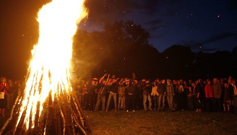 Pareigūnai perspėja: Joninių laužus galima kurti tik turint leidimą.