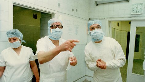 Istorinė nuotrauka – pirmoji širdies operacija Klaipėdoje, atlikta 1994 m. gegužės 30-ąją