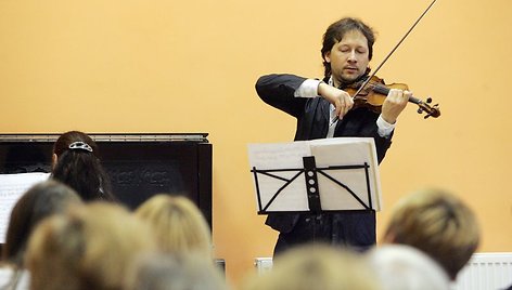 V.Čepinskis koncertavo Kauno Raudonojo Kryžiaus klinikinėje ligoninėje