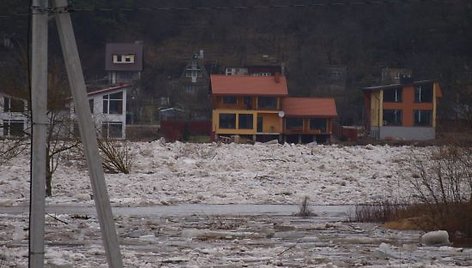 Ledų sangrūda Neryje, ties Kaunu