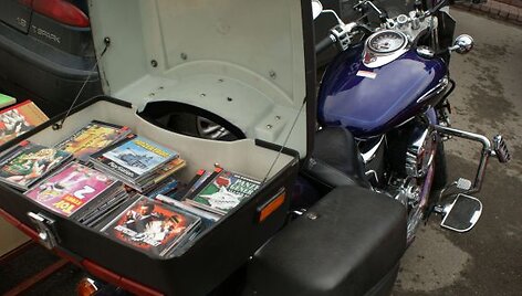 Bagažinių turguje prekiaujama ne tik i&scaron; automobilių bagažinių