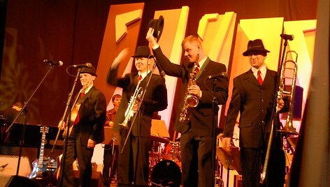 VDU Kauno botanikos sode rugsėjo 1-ąją koncertuos grupė &bdquo;DixXband&ldquo;.