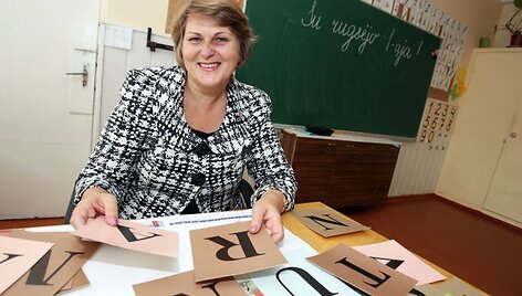 34 metus pradinių klasių mokytoja dirbanti D.Mikalauskienė pastebi, jog dabartiniai pradinukai aktyvesni, žingeidesni bei mažiau drausmingi.
