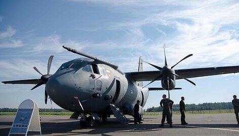 Kauno oro uosto aviacijos &scaron;ventėje demonstruoti lėktuvai