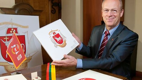 Kauno miesto ceremonmeisteris K.Ignatavičius ragina kauniečius didžiuotis savo miesto heraldika, kuri &ndash; i&scaron;skirtinė ir pažymi miesto istoriją bei siekius.