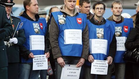 Pasak policijos vadovų, prie&scaron; kurį laiką protesto akcijomis savo teises gynę Kauno pareigūnai supranta situaciją, kurioje atsidūrė jų darbovietė. Todėl didžioji dalis sutiko sutrumpinti savo darbo laiką ir taip taupyti.