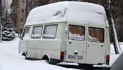 Gatvėse palikti automobiliai