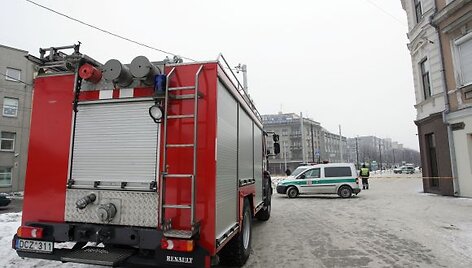 Po prane&scaron;imo apie sprogmenį, prie Kauno miesto apylinkės teismo atskubėjo pareigūnai