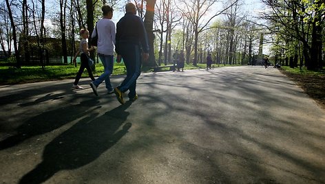 „Kauno keliai“ pagaliau sutvarkė Ąžuolyno takus. 