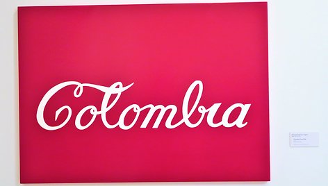 Antonio Jose Caro Lopera darbas „Colombia Coca Cola“  eksponuojamas „Casa de Moneda“