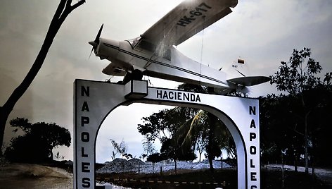 Klaidingai manoma, kad su šiuo lėktuvu buvo skraidinami pinigai. Iš tiesų pinigams jis buvo per mažas, todėl skraidino narkotikus