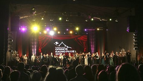 Festivalio koncertai vyksta Kauno pilies prieigose įrengtoje scenoje
