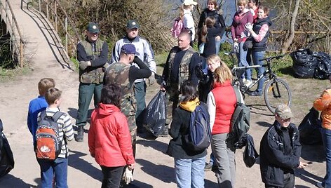 Pavasarį surengę tvarkymosi akciją "Darom'09", savanoriai rugpjūčio 15 d. kviečia valyti Baltijos pakrantes.