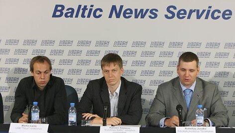 I&scaron; kairės: Martin Lants, Hannes Saarpuu, Robertas Juodka.