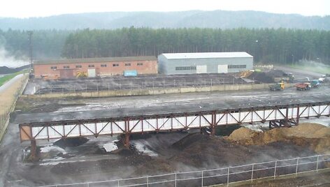 "Vilniaus vandenys" nuo kitų metų nebegalės vežti į laukus neapdoroto dumblo.
